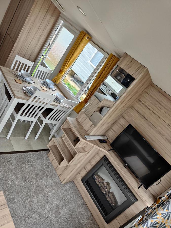 J6 Static Caravan, Fairway Holiday Park Сэнддаун Экстерьер фото