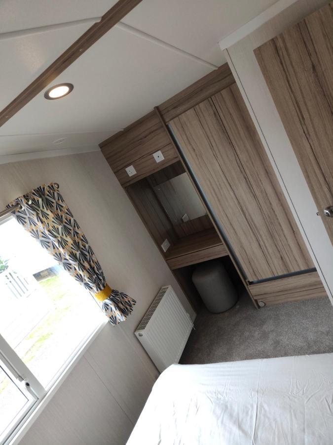 J6 Static Caravan, Fairway Holiday Park Сэнддаун Экстерьер фото